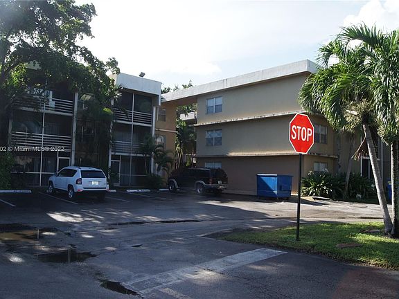 2nd image of 4205 N University Dr APT 105