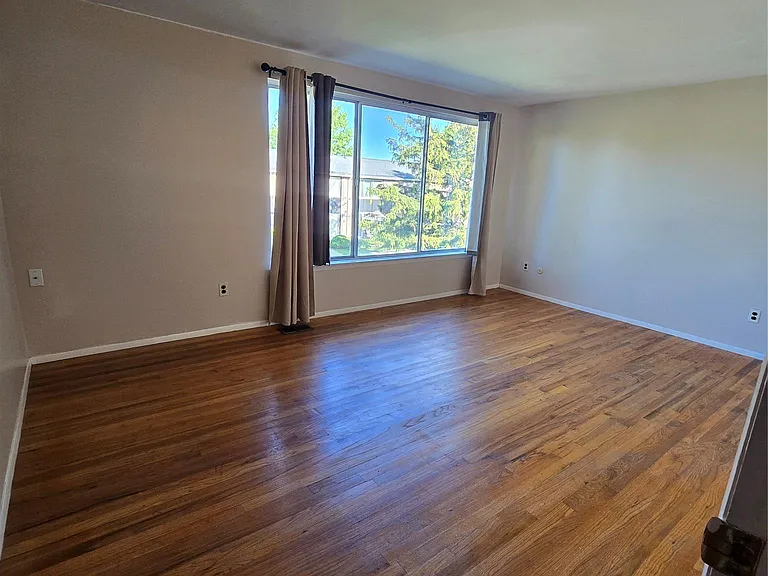 30107 Lorraine Ave #4 — Photo 9