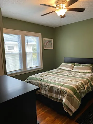 1565 Roycroft Ave — Photo 9