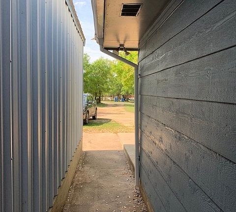4th image of 105 Park Trail Dr
