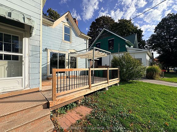 4th image of 103 Bruce St E #101