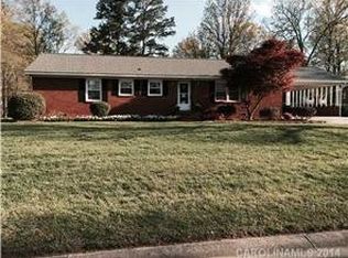 6625 Pawnee Dr, Charlotte, NC 28214