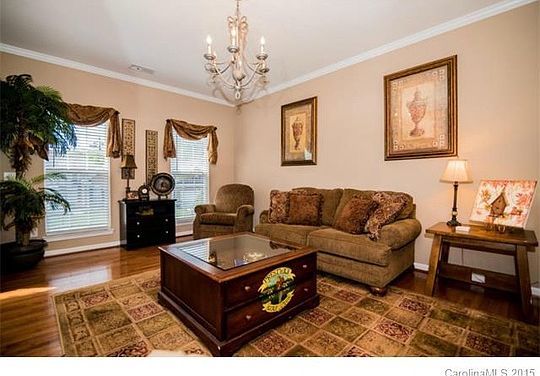 3rd image of 2167 Southridge Dr
