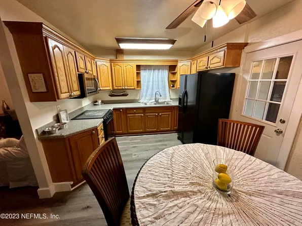 1520 KING ARTHUR Road, Jacksonville, FL 32211