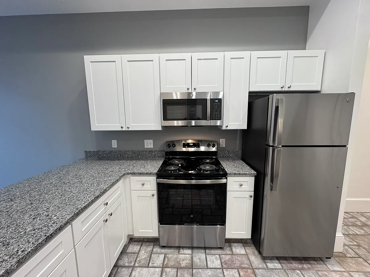 Building Photo - 39 Congress St #D