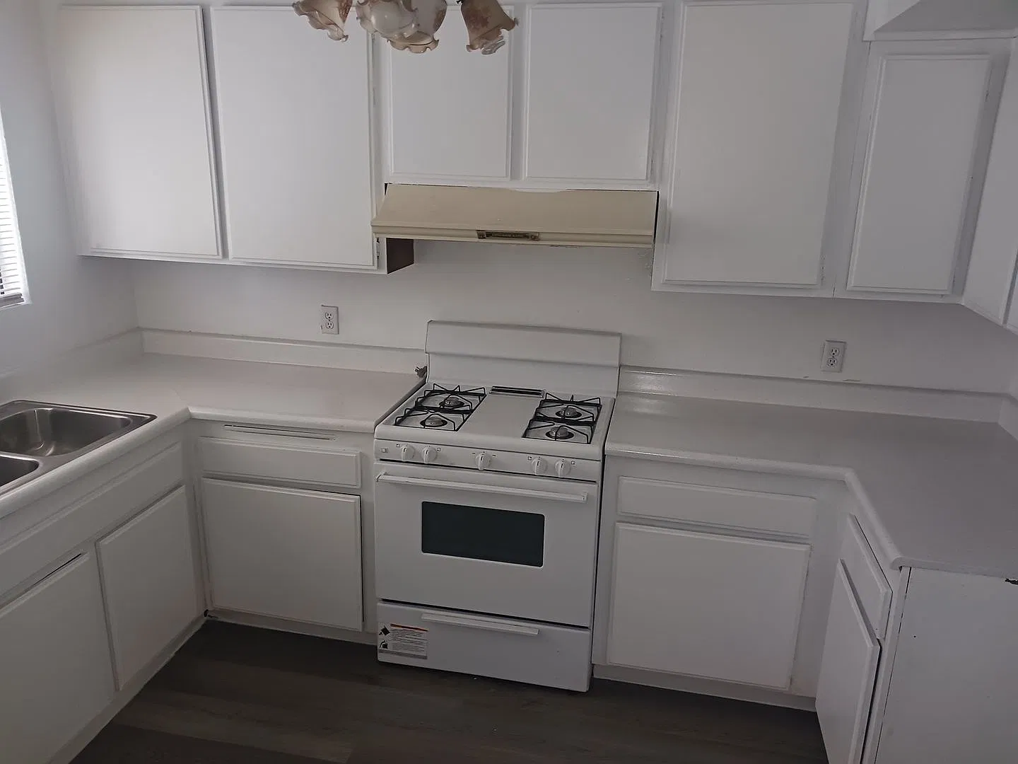 7107 Kester Ave Apmts - Van Nuys — Photo 2