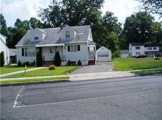 916 Cranbury Cross Rd, North Brunswick, NJ 08902