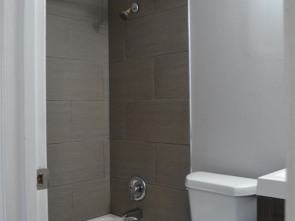 5th image of 3811 Ferdinand Pl APT 40