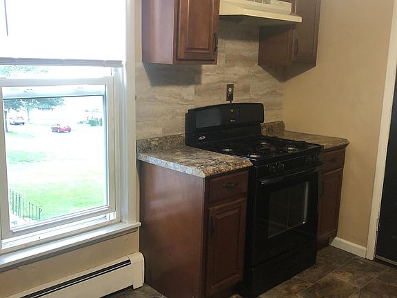 4th image of 66 Clinton St #2