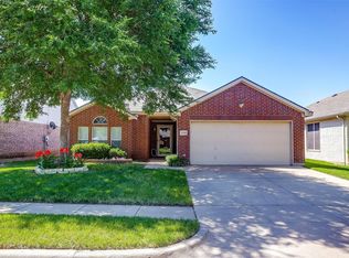 8348 Riversprings Dr, Hurst, TX 76053