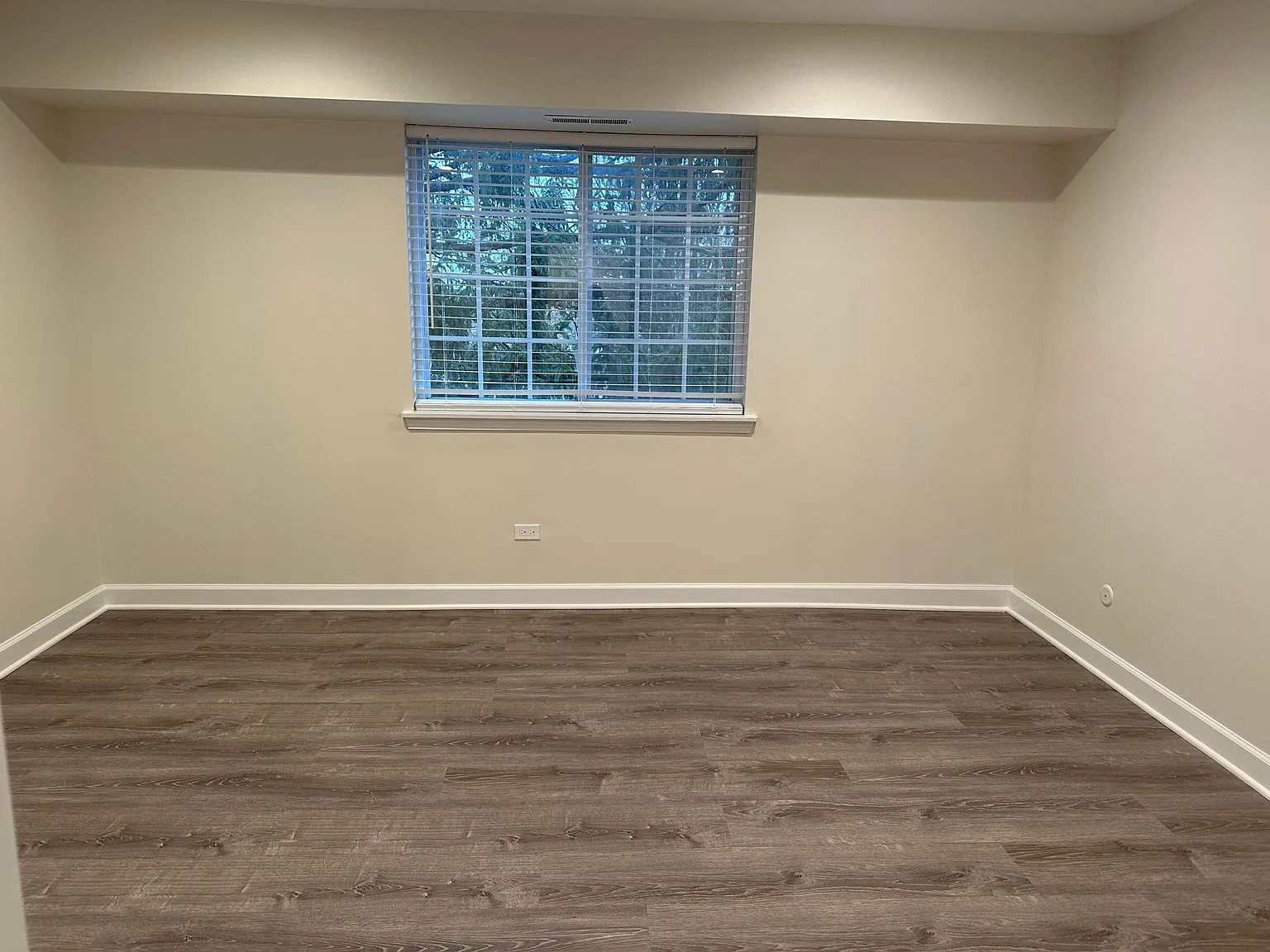 1609 N Windsor Dr — Photo 4