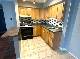 8514 S Summit Ave APT 1, Chicago, IL 60620