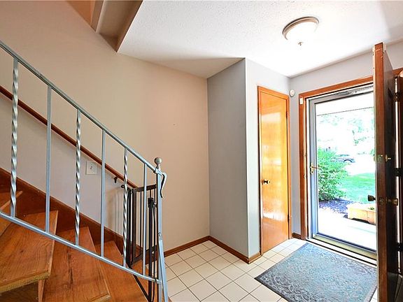 3rd image of 6034 Somerset Dr