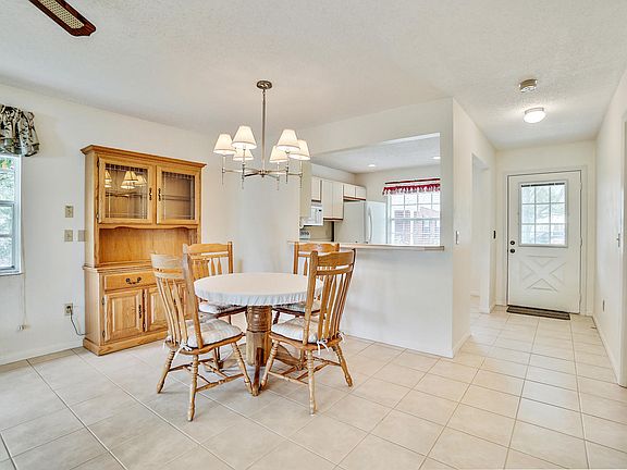 3rd image of 34 Kings Colony Ct Unit 34