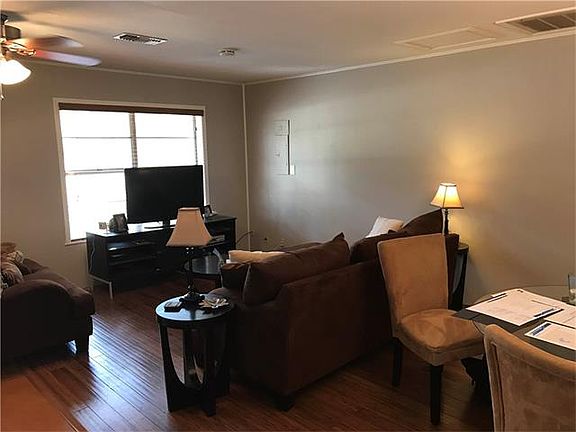 5th image of 117 Lake Leaf Dr