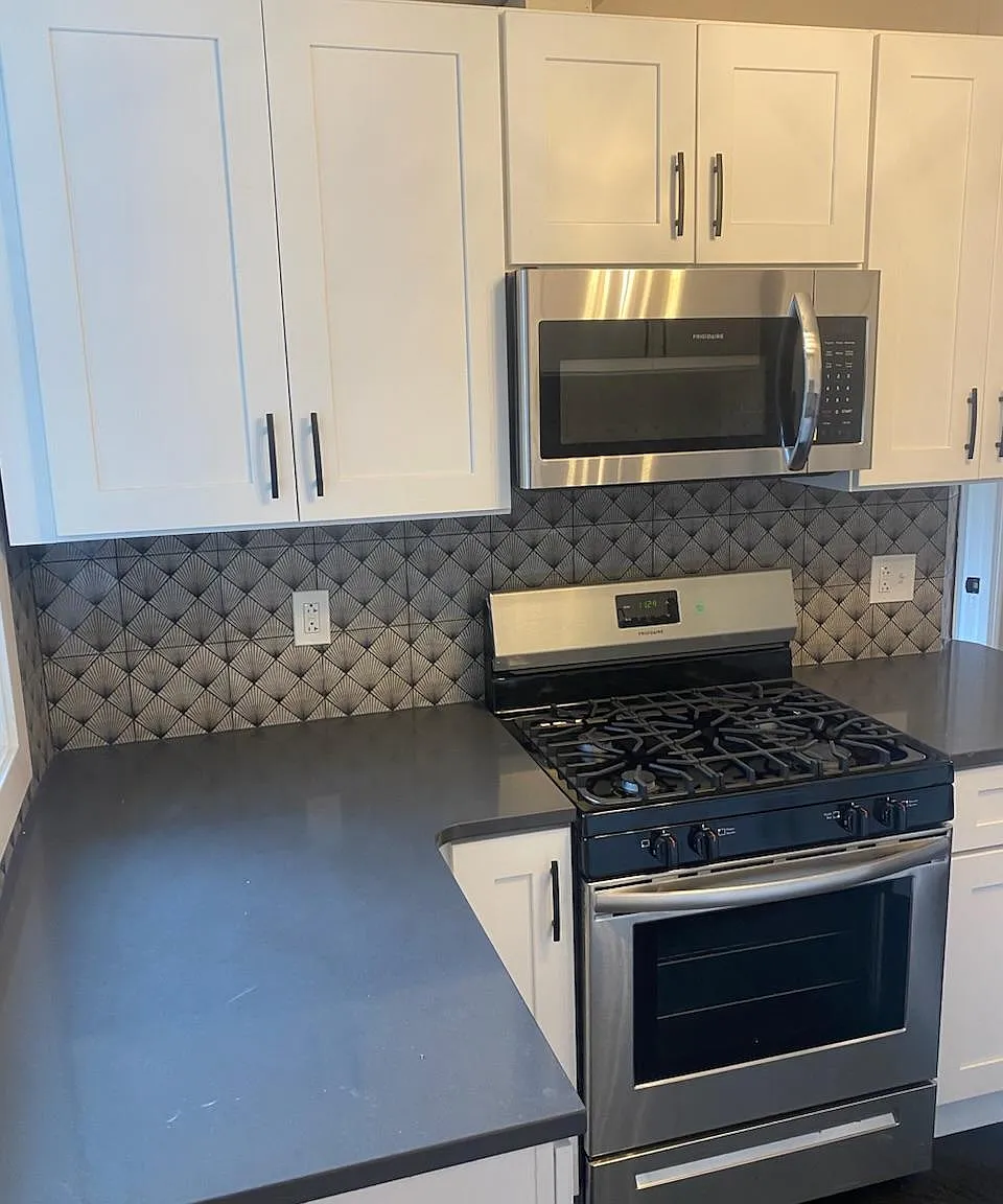 2 bed, 1100 sqft, $2,200 — Photo 2