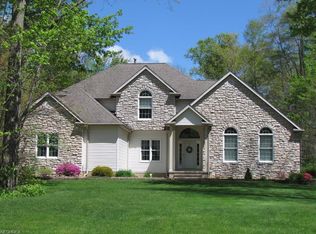 16705 Orange Ln, Chagrin Falls, OH 44023