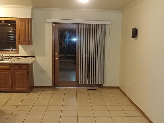 4th image of 205 Pineview Ct