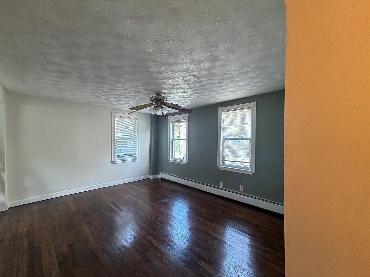 14 Amity St — Photo 2