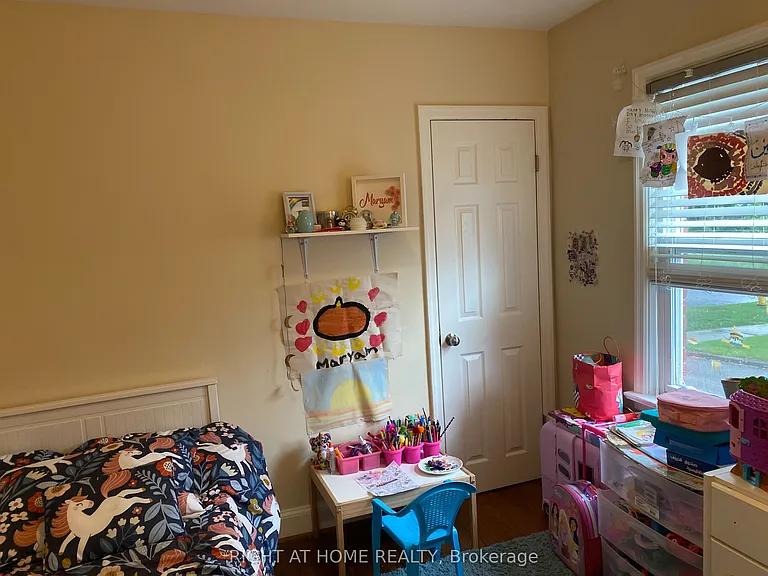 32 Florens Ave — Photo 19