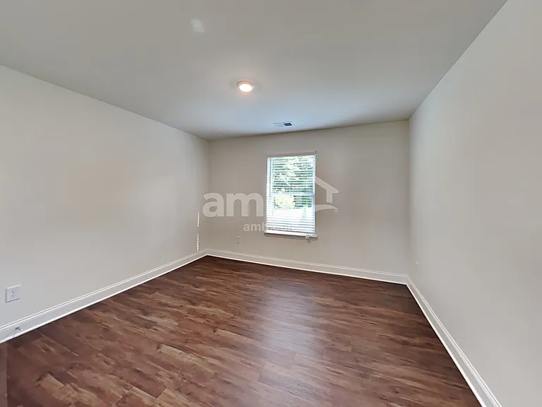 719 Carnaby Ln — Photo 21