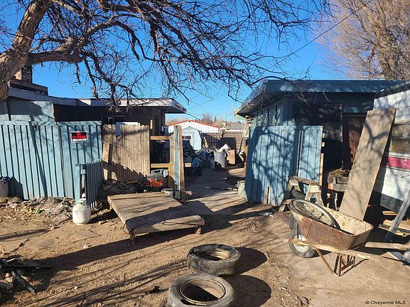 5th image of 701 Mitchell Ct