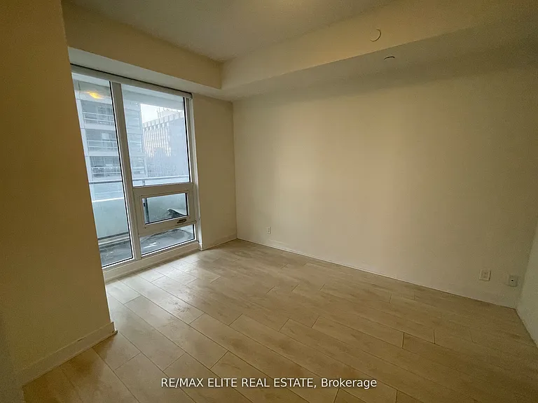 2221 Yonge St #1105 — Photo 7