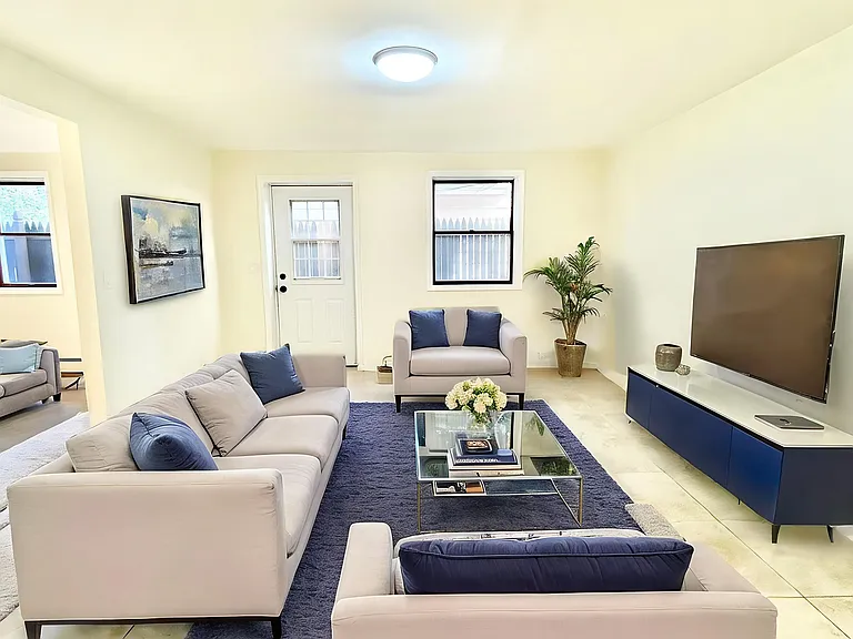 164 Rossiter Ave #1 — Photo 31