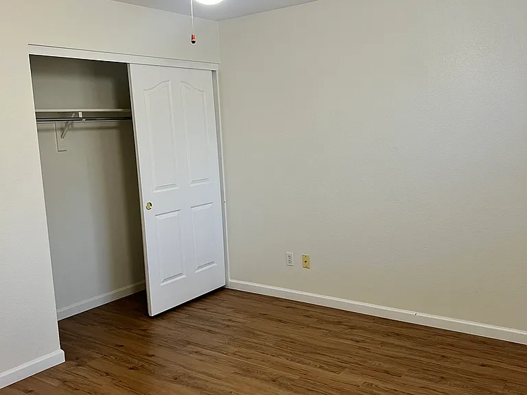 3728 E Liberty Ln — Photo 23