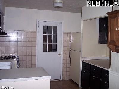 4th image of 211 E Hamilton St