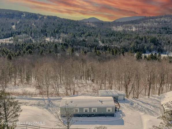 40 Van Drive, Tannersville, NY 12485