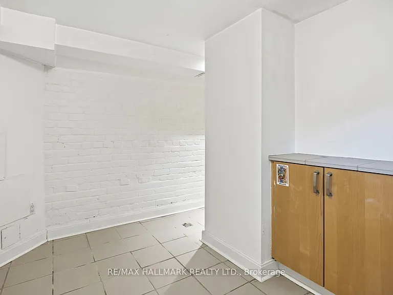 321 Palmerston Blvd #A — Photo 12