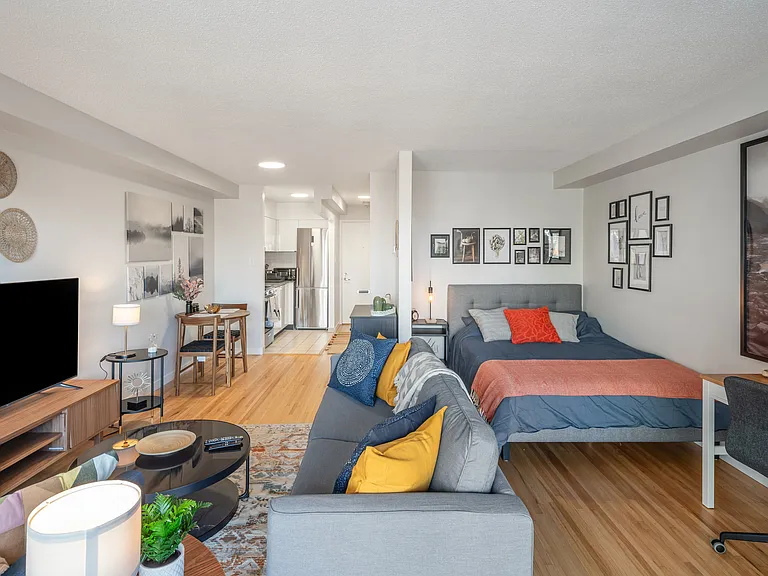 840 Broughton St #608 — Photo 12