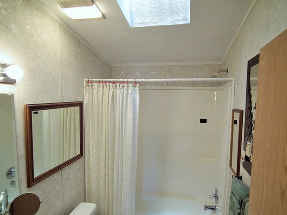 5th image of 312 Emily Way