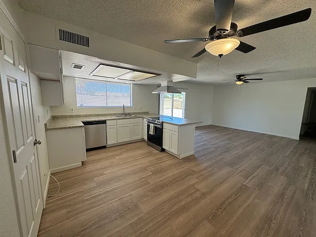 2766 E Irwin Ave — Photo 3