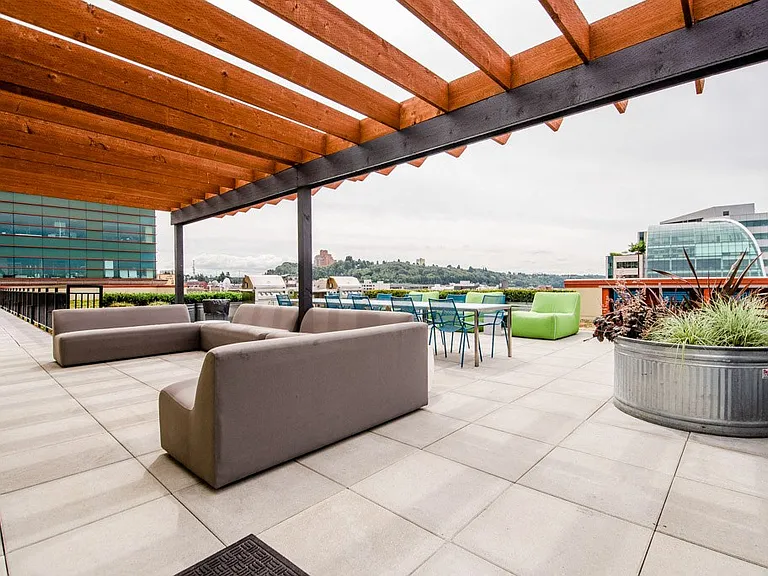 Icon Apartments — Photo 20