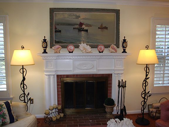 FIREPLACE IN LIV RM