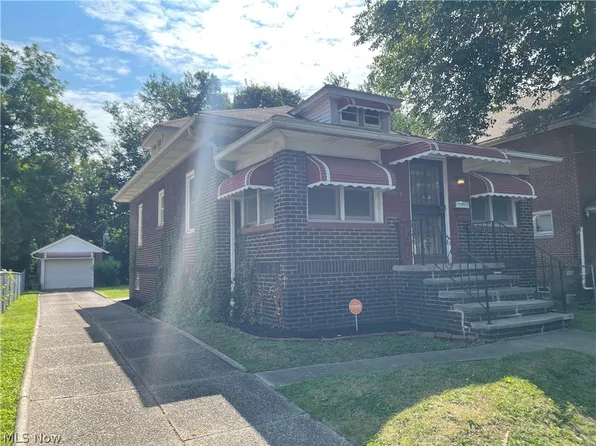 1383 Andrus St, Akron, OH 44301