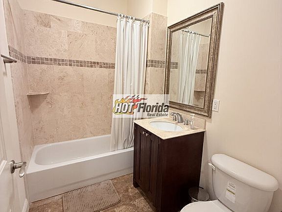 4th image of 2351 Lakeview Dr Unit 206
