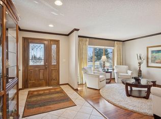 972 Rolling Greens Ln NW, Hutchinson, MN 55350