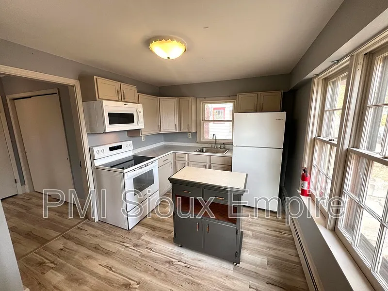 1 bed, 1.0 bath, 775 sqft, $795 — Photo 4