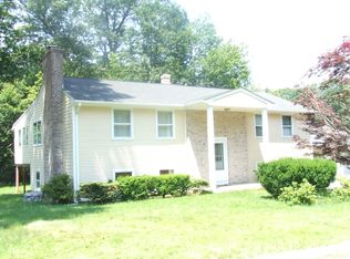 101 Nanci Karen Dr, Warwick, RI 02886