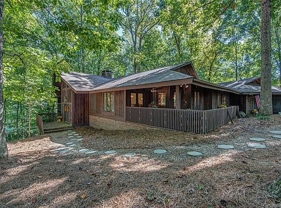 4th image of 2967 Grampian Dr