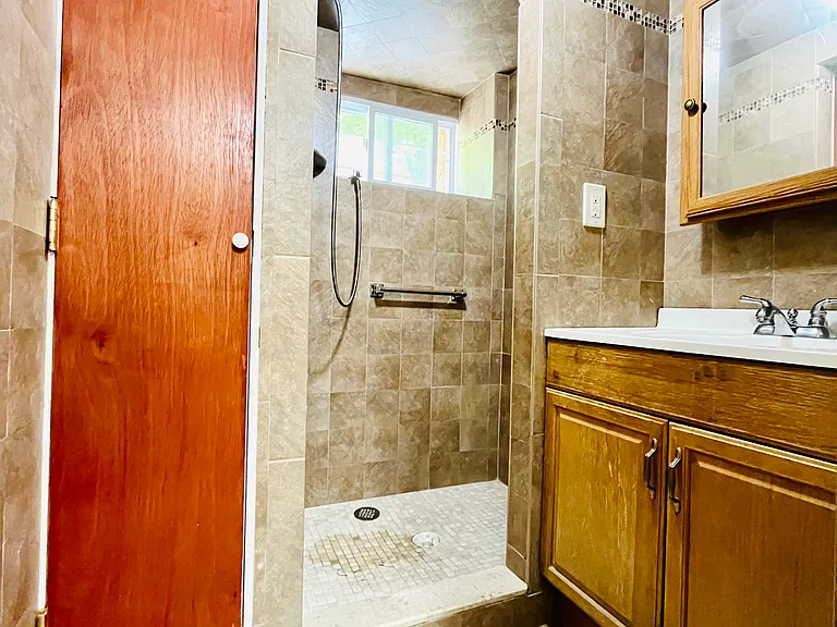 776 Adee Ave #B — Photo 5