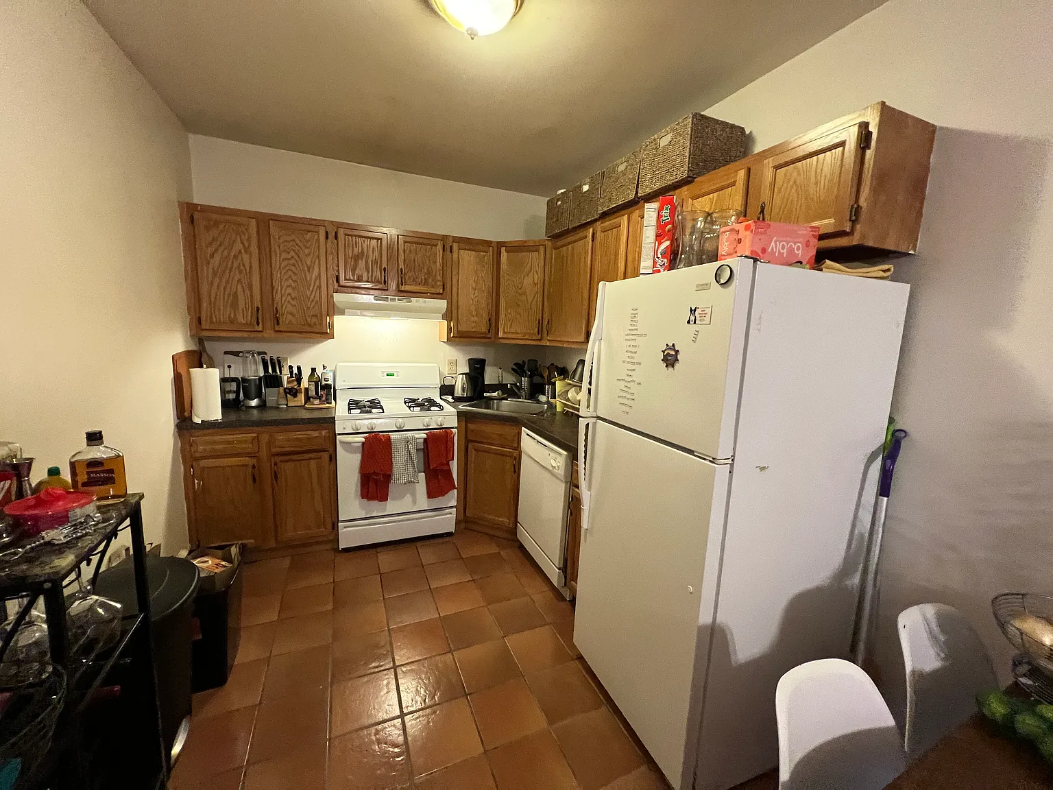 4 bed, 1200 sqft, $3,650 — Photo 4