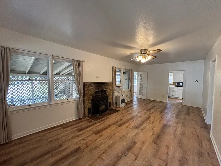 582 Olivene Ct — Photo 4