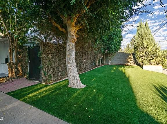 3rd image of 16841 Nordhoff St