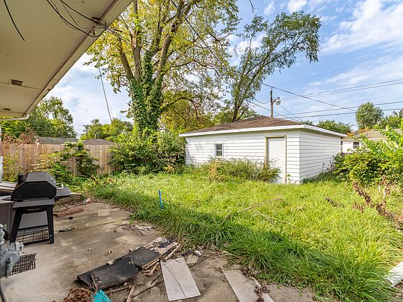 2nd image of 5006 Washington St