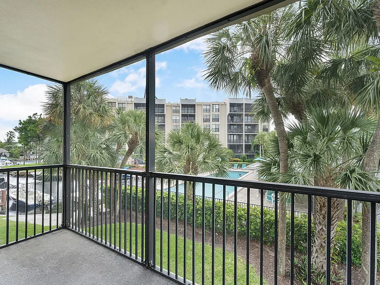 20 Royal Palm Way #2060 — Photo 3