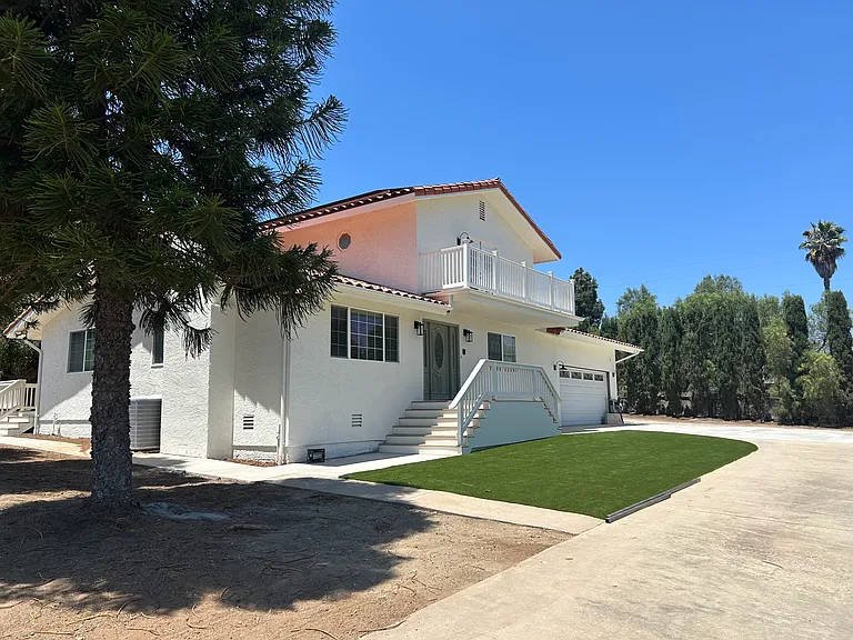 2034 Katerri Dr — Photo 2